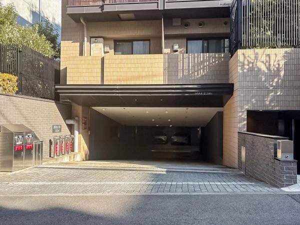 パークナード恵比寿 駐車場入り口