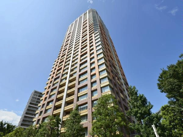 青山パークタワー