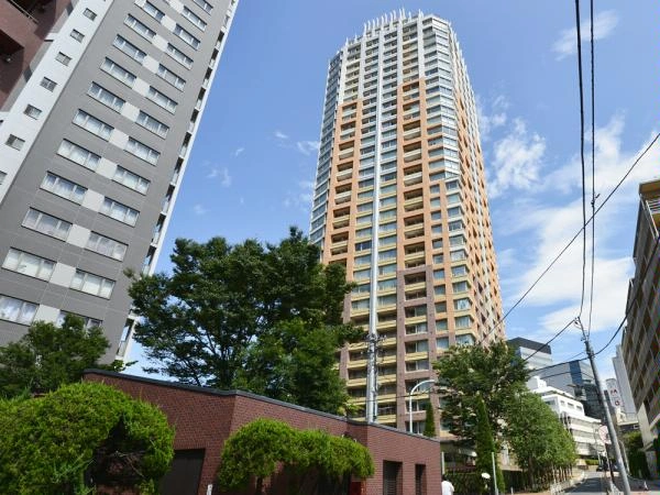青山パークタワー