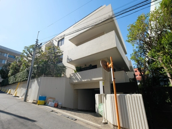 赤坂新坂ハウス