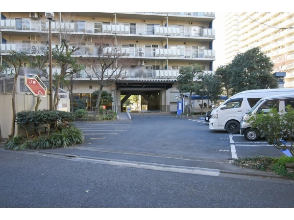 サンシティJ棟 敷地内