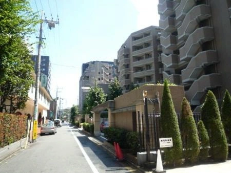 ガーデンズ国立東館・西館