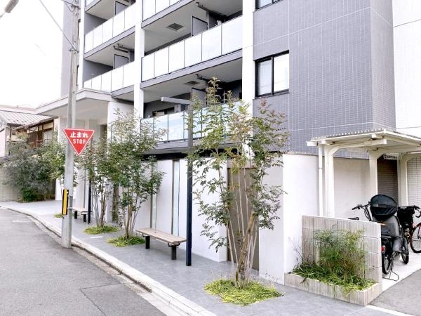 イーグルコート二条駅フロント