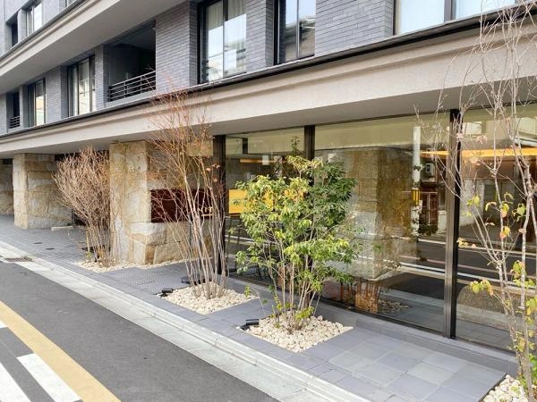 イニシア京都御所南 敷地内