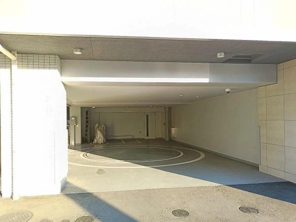 エクセレントシティ千葉ザフロント 駐車場入り口