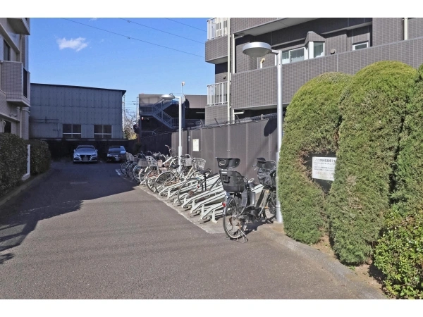 カインドステージ玉川上水 駐車場・駐輪場