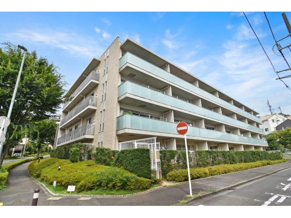小田急コアロード栗平