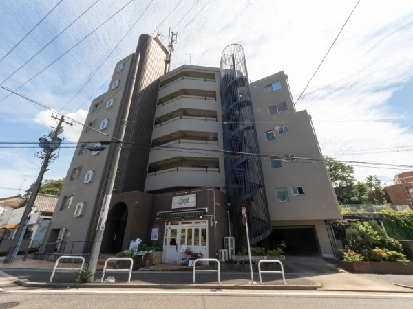 シャルム八事