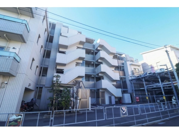 ポレスター町田中町 敷地内