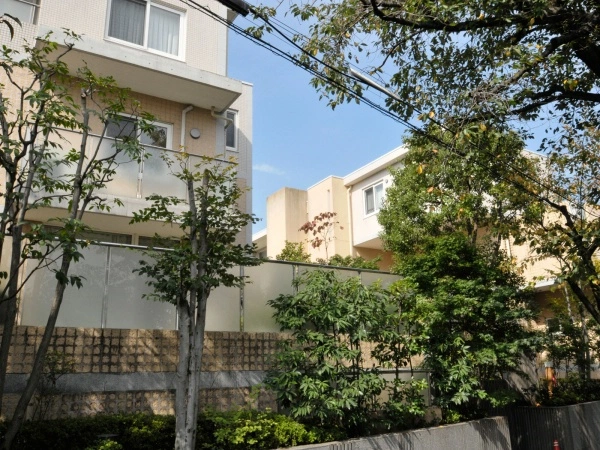ロイヤルシーズン成城
