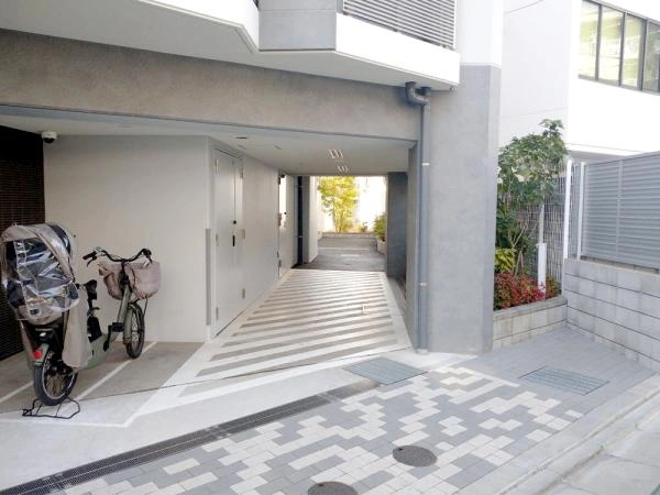 デュオステージ北千住ＩＩ 敷地内