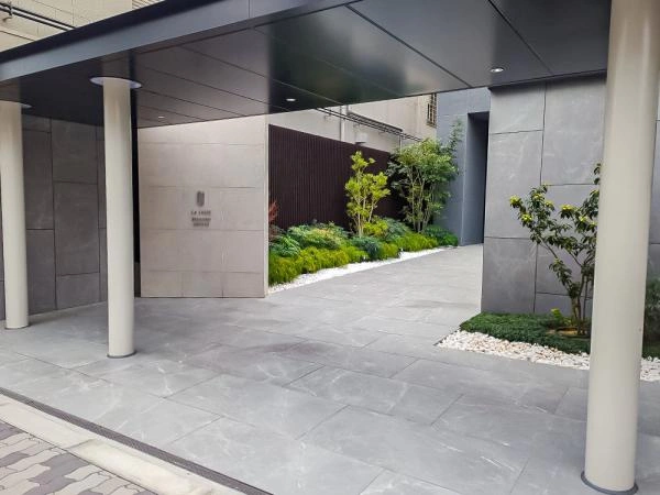 レ ジェイド美章園駅前