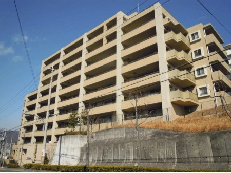 ファミール千里中央