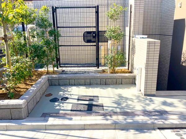 クレイシアアイズ中野鷺宮 敷地内