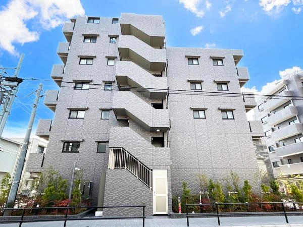 ルーブル志村坂上