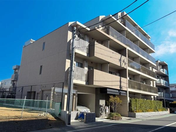 ウエリス南行徳駅前