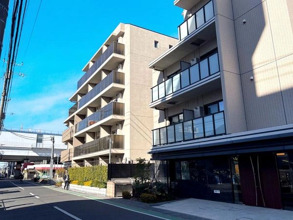 ウエリス南行徳駅前