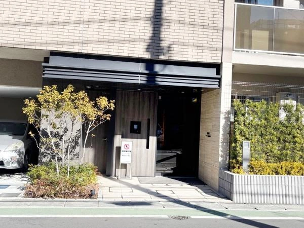 ウエリス南行徳駅前