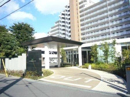 プレアガーデン 駐車場出口