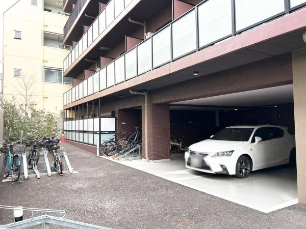 フュージョナル浮間舟渡 駐車場・駐輪場