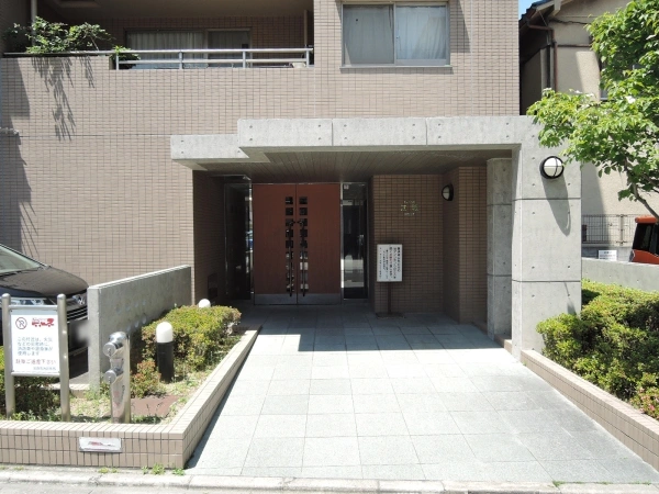 セントラル江坂ウエスト