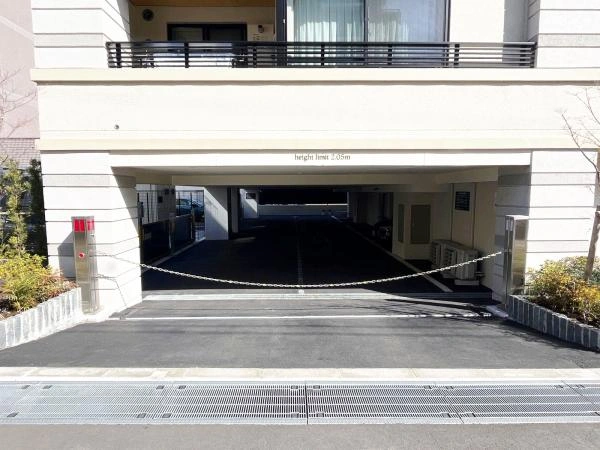 プレミスト宮崎台ライズテラス 駐車場入り口