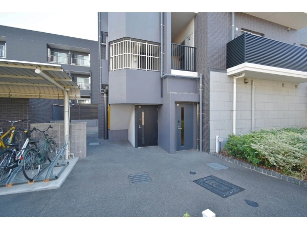 プレサンスロジェ京橋II 共用部