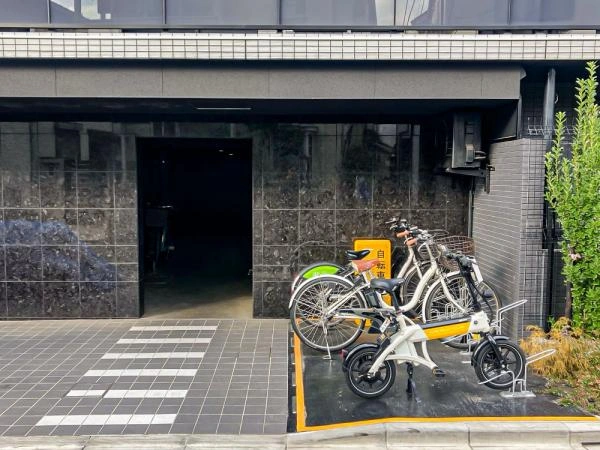 ロアール練馬光が丘 駐輪場入り口・駐輪場