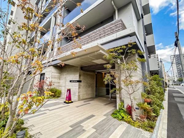 レ・ジェイド金山