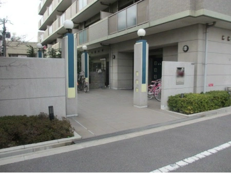 グランコート大阪ドーム前