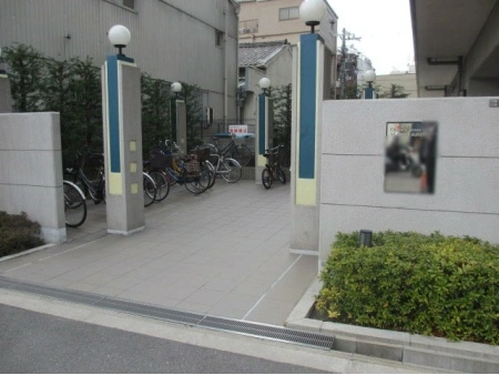 グランコート大阪ドーム前