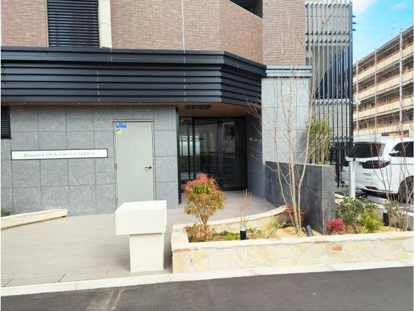 ブランニード塚本駅前