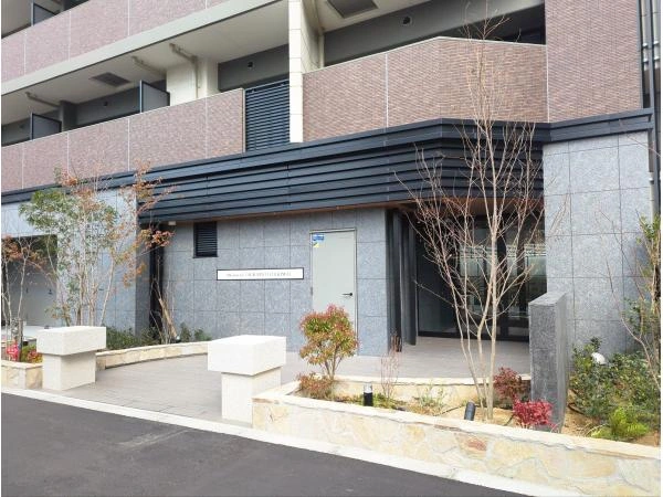 ブランニード塚本駅前