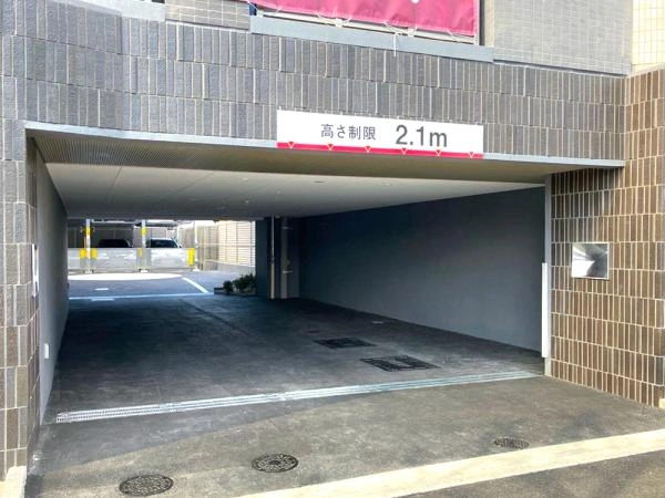 ラシュレ京都西大路 駐車場入り口