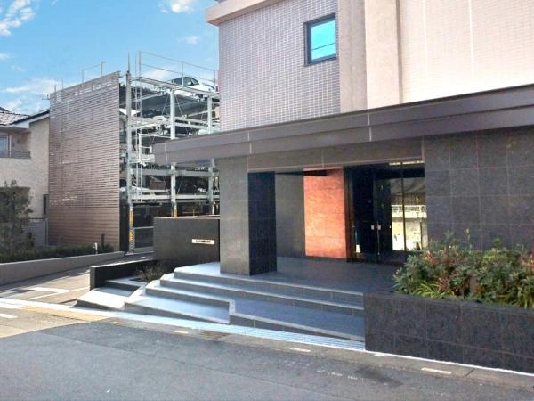 レーベン東川口ゼフィール