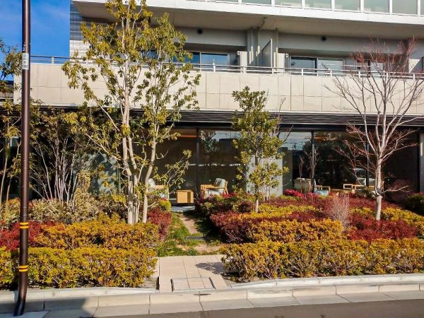 アルファスマート高野 敷地内
