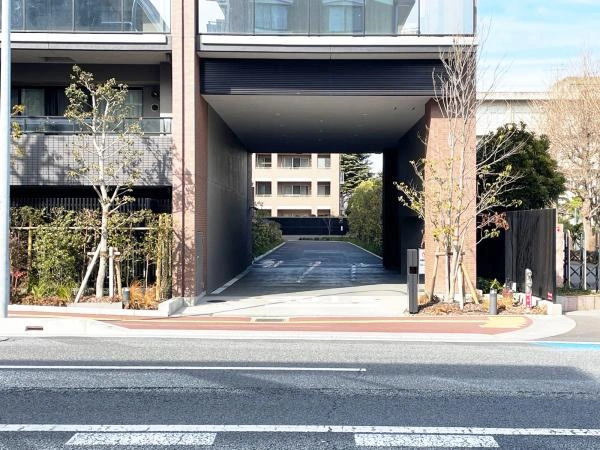 ヒルズグランデ稲毛エアリーマークス 駐車場入り口