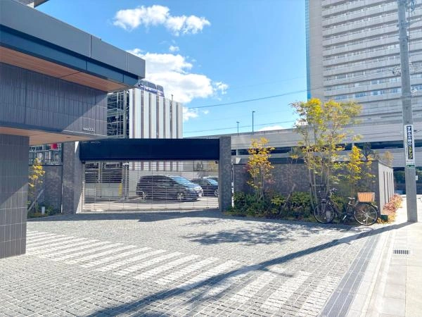 プラウド昭和桜山 敷地内