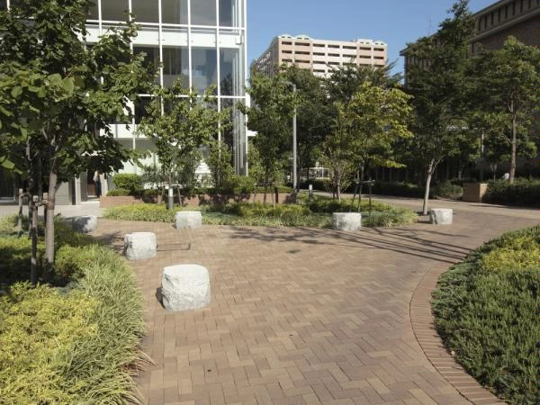 ジオタワー西宮北口 敷地内