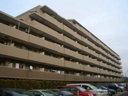 フォルスコート調布染地公園