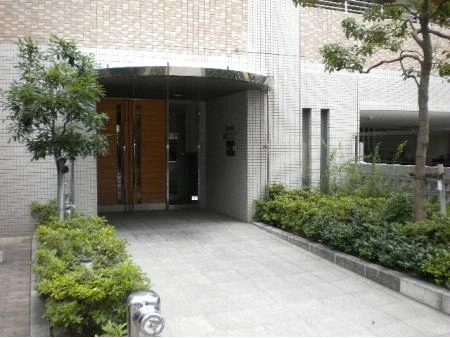 セントラル江坂イースト