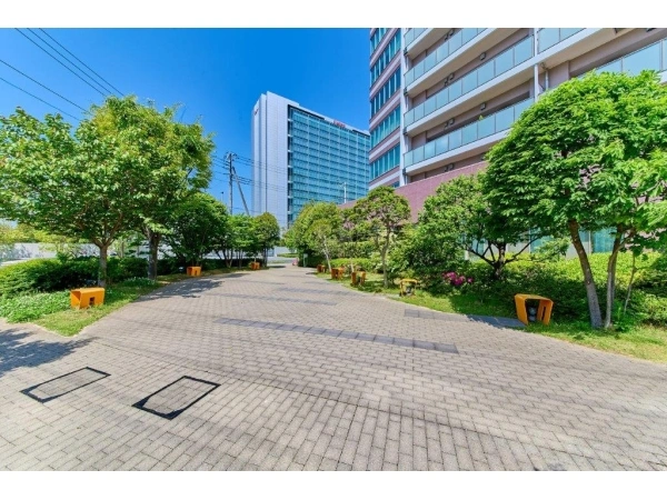 川崎ゲートタワー 広場