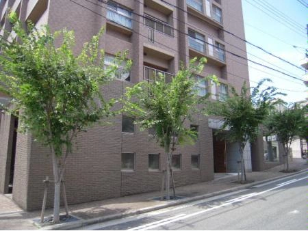 ファミール上本町公園前