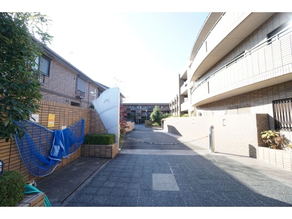 グラン・シティオ北山通 敷地内