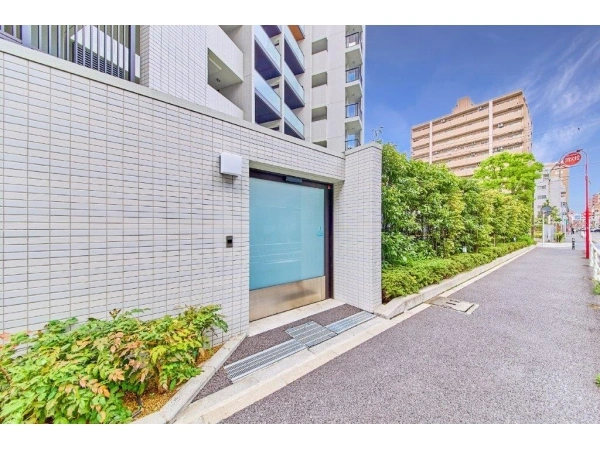 プラウド川崎柳町 駐輪場入口