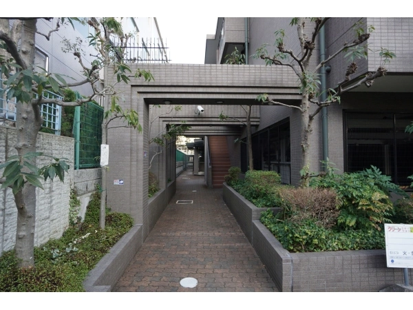 ファミール諏訪山公園