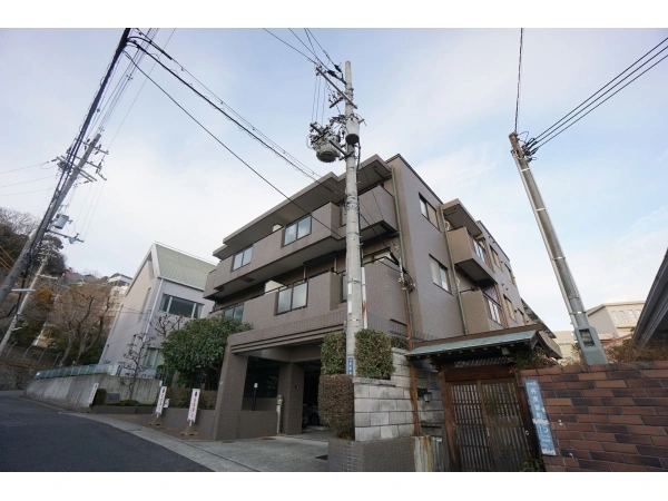 ファミール諏訪山公園