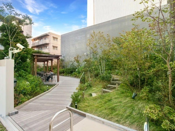 中野ツインマークタワー 敷地内