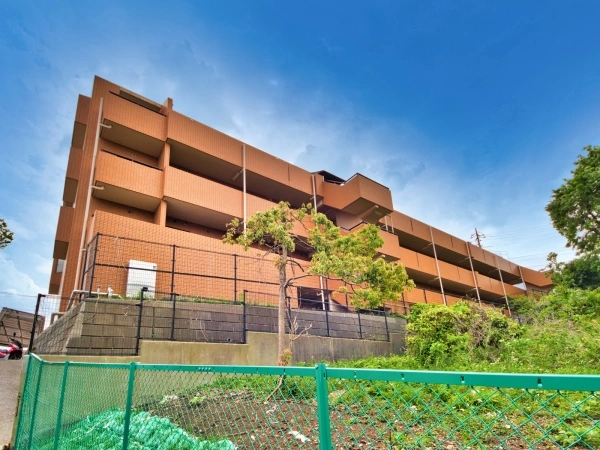 サングレイス鶴ヶ峰参番館