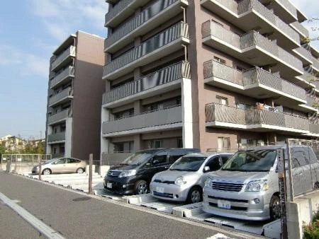 ローレルスクエア港南台